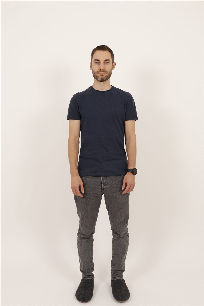 Example full-body photograph from the database